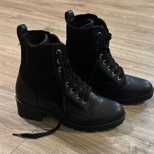 Black Lace-Up women’s Boots